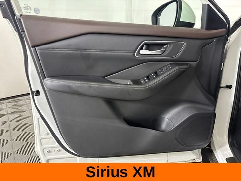 Used 2021 Nissan Rogue SV w/ Premium Package AWD/4WD image 11