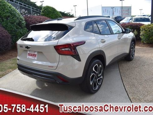 Used 2026 Chevrolet Trax RS w/ Sunroof Package image 10