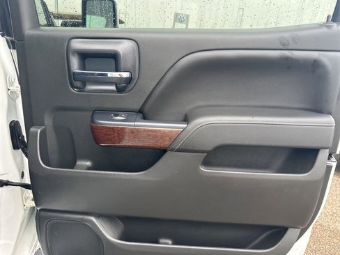 Used 2015 GMC Sierra 1500 SLT w/ SLT Crew Cab Value Package image 40