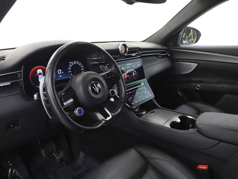 Used 2024 Maserati Grecale GT image 23