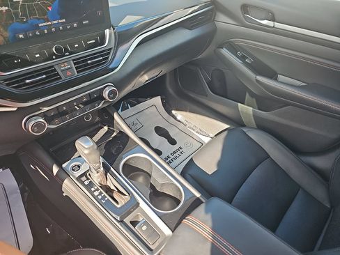Used 2023 Nissan Altima 2.5 SR w/ SR Premium Package AWD/4WD image 25