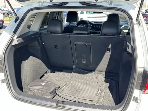 Used 2023 Volkswagen Taos SE w/ Panoramic Sunroof Package FWD image 35