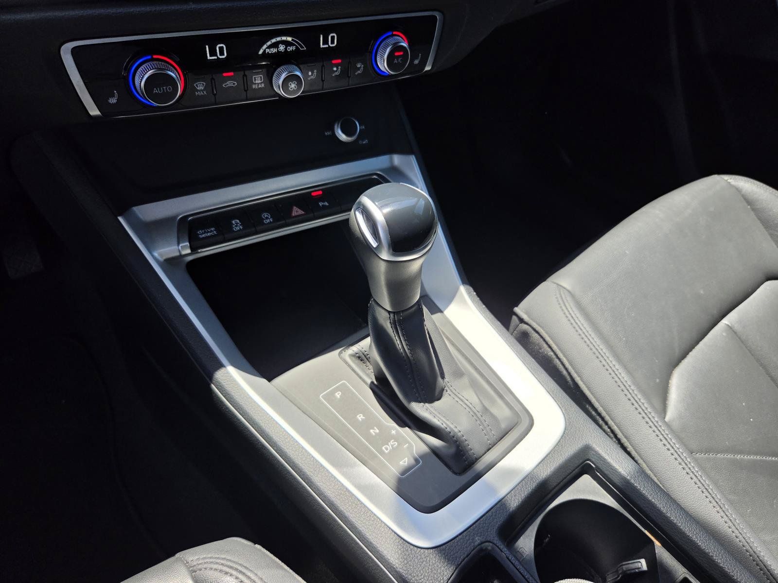Used 2025 Audi Q3 2.0T Premium AWD/4WD image 23