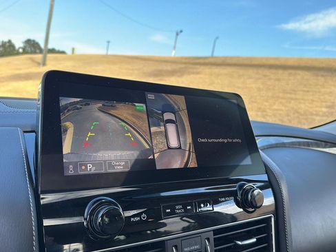 Used 2022 Nissan Armada Platinum image 24