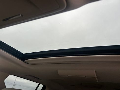 Used 2017 Chevrolet Suburban LT w/ Luxury Package image 17