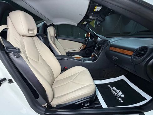 Used 2010 Mercedes-Benz SLK 300 SLK 300 Roadster 2D image 41