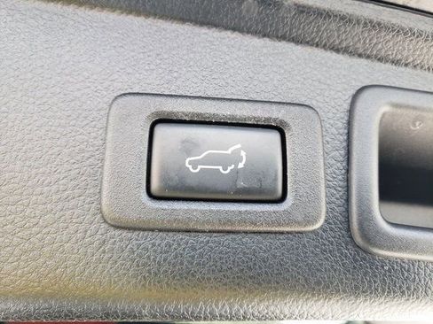 Used 2017 Subaru Forester 2.5i Touring image 8