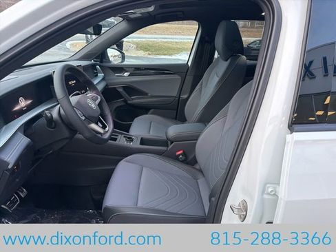 New 2026 Volkswagen Tiguan SE R-Line AWD/4WD image 9