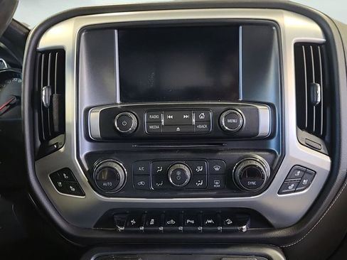 Used 2018 GMC Sierra 1500 SLT image 16