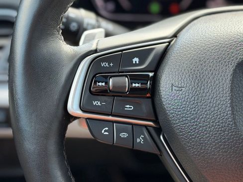 Used 2019 Honda Accord Touring image 12