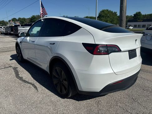 Used 2021 Tesla Model Y Long Range AWD/4WD image 3
