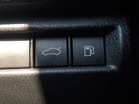 Used 2025 Toyota Camry SE FWD image 29