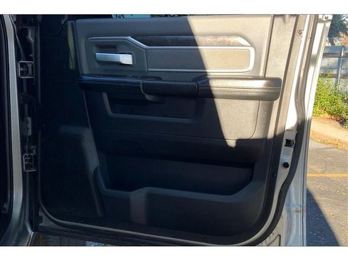 Used 2021 RAM 2500 Big Horn image 25
