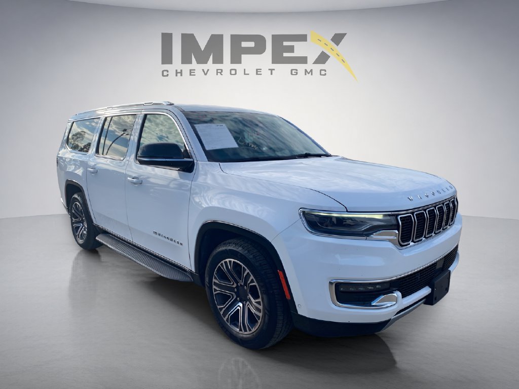 Used 2023 Jeep Wagoneer L Series II RWD image 7