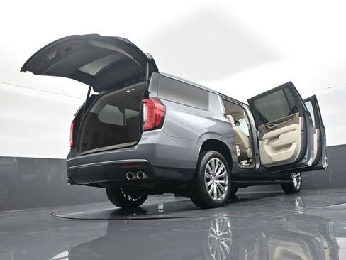 Used 2022 GMC Yukon XL Denali image 29