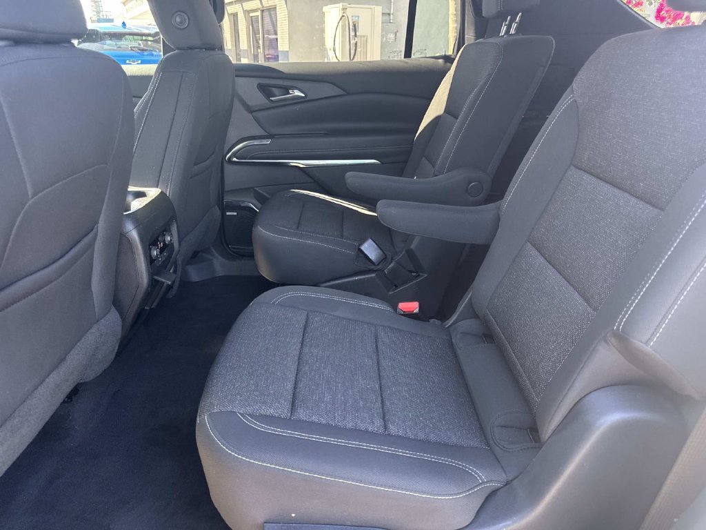 Used 2025 Chevrolet Traverse LT w/ Enhanced Driving Package FWD image 13