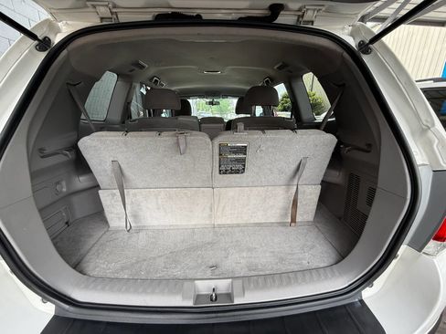 Used 2013 Toyota Highlander Plus AWD/4WD image 18