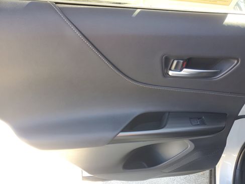 Certified 2024 Toyota Venza XLE image 15