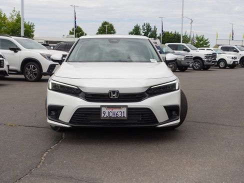 Used 2024 Honda Civic Touring image 2