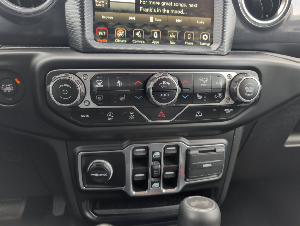 Used 2023 Jeep Wrangler Unlimited Sahara AWD/4WD image 20