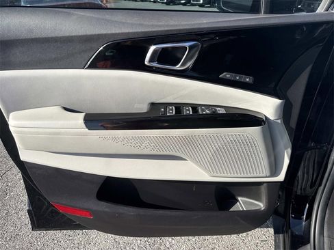 Certified 2022 Kia Carnival SX image 35