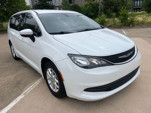 Used 2020 Chrysler Voyager LX w/ Cold Weather Group image 2