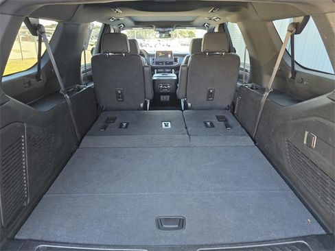 Used 2023 GMC Yukon XL SLT image 12