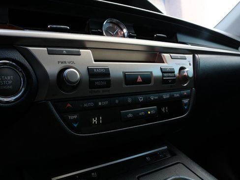 Used 2015 Lexus ES 350 w/ Premium Package image 30