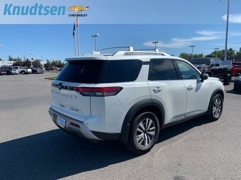 Used 2023 Nissan Pathfinder SL w/ Cargo Package AWD/4WD image 7