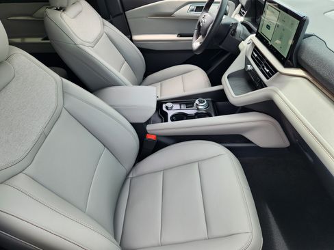 New 2026 Ford Explorer Active w/ Active Comfort Package RWD image 11