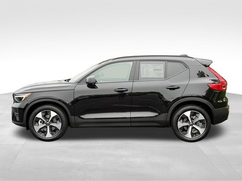 New 2026 Volvo XC40 B5 Core w/ Protection Package Premier AWD/4WD image 2