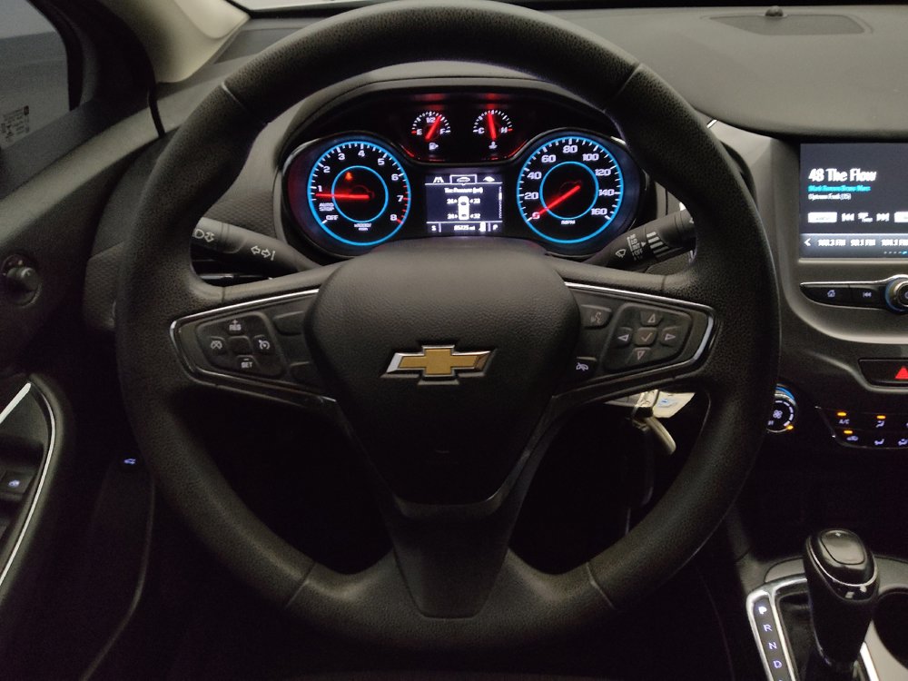 Used 2017 Chevrolet Cruze LT FWD image 22