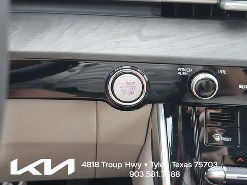 Certified 2024 Kia Carnival EX FWD image 44