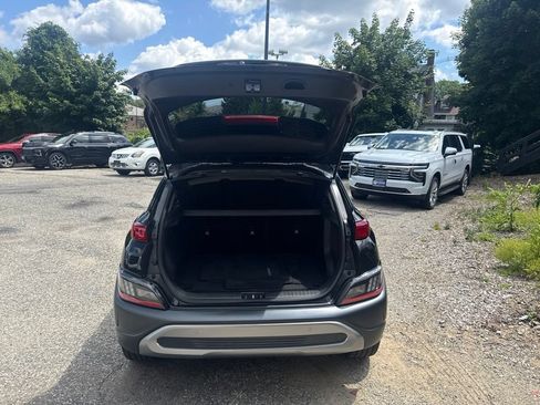Used 2023 Hyundai Kona Limited AWD/4WD image 5