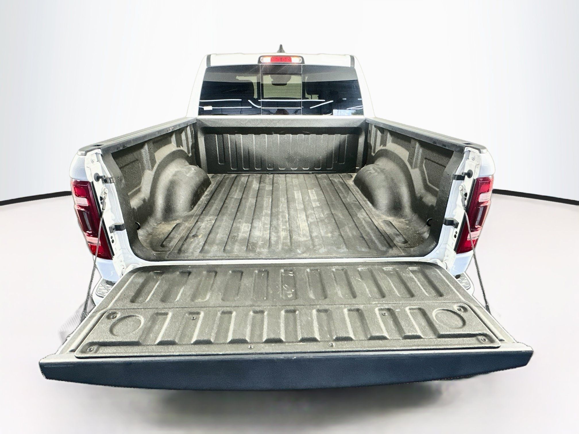 Used 2023 RAM 1500 Laramie AWD/4WD image 29
