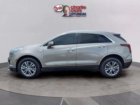Used 2023 Cadillac XT5 Premium Luxury FWD image 2