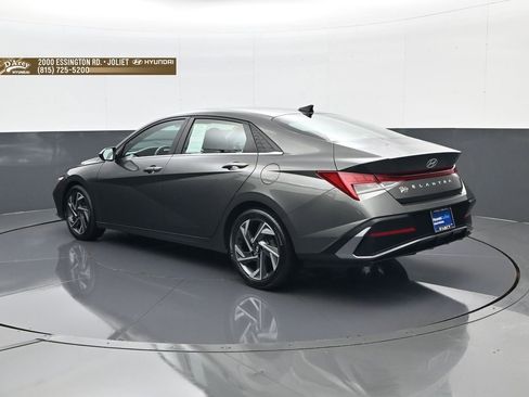 Certified 2024 Hyundai Elantra SEL w/ Convenience Package FWD image 7