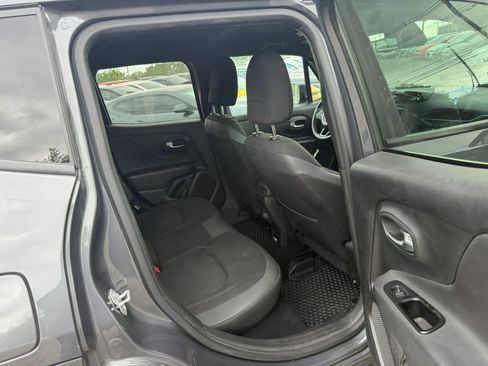 Used 2022 Jeep Renegade Altitude w/ Convenience Group AWD/4WD image 13