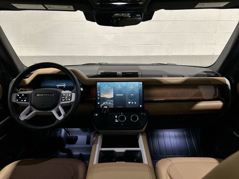 New 2026 Land Rover Defender 110 X-Dynamic SE image 8