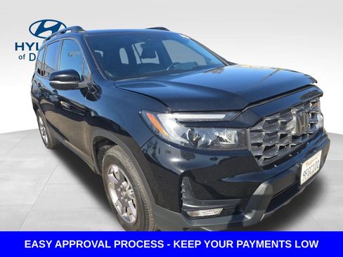 Used 2023 Honda Passport TrailSport image 3