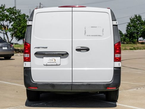 Used 2018 Mercedes-Benz Metris image 9