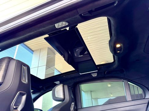 Used 2024 BMW 760i xDrive image 30