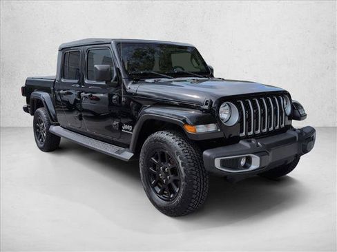 Used 2023 Jeep Gladiator Overland AWD/4WD image 3