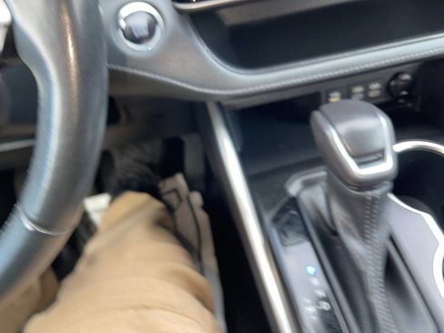 Used 2023 Toyota Highlander LE image 29