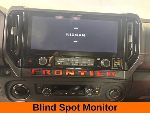 Used 2025 Nissan Frontier PRO-4X AWD/4WD image 17