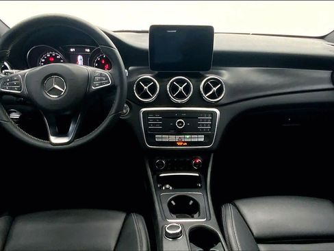 Used 2018 Mercedes-Benz CLA 250 image 17