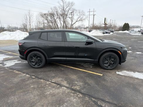 New 2026 Chevrolet Equinox EV LT image 4