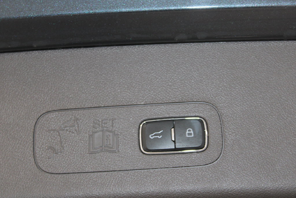 Used 2023 Lincoln Aviator Reserve w/ Equipment Group 201A AWD/4WD image 16