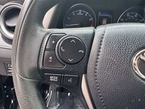 Used 2018 Toyota RAV4 LE w/ Carpet Mat Package FWD image 30