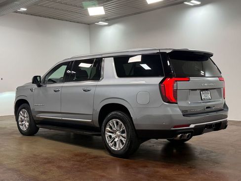 Used 2025 GMC Yukon XL Denali AWD/4WD image 5